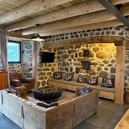 Le Rabiouze - 4 Epis, 15 Pers, 22 Couchages - Ancienne Bergerie Renovee, Cachet D'origine Conserve - Vue Magnifique - Label Ecogite Nyaraló Arlempdes